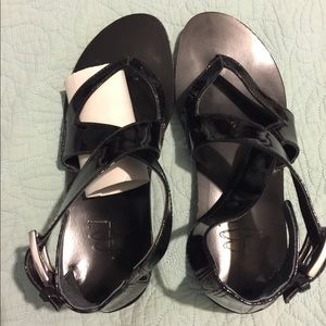 Makowsky Black Patent sandals!